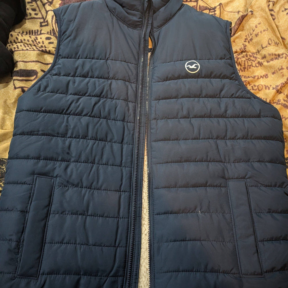 Hollister Men's Navy Quilted Vest